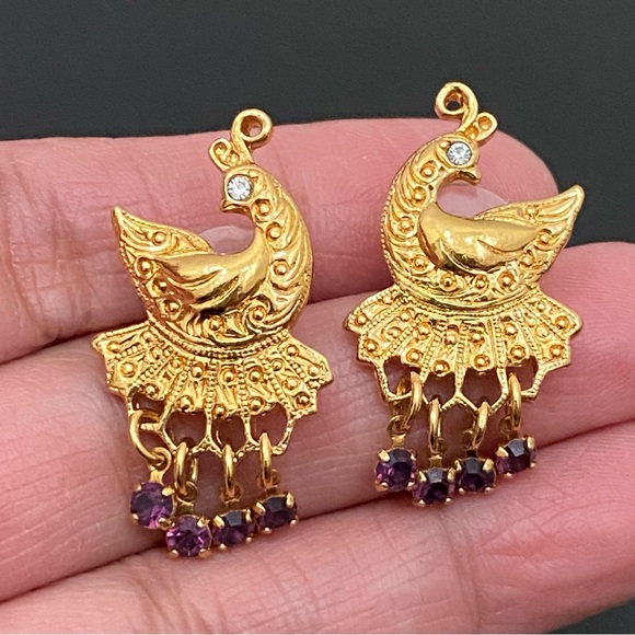 Vintage 90’s AVON Gold-tone Peacock Purple Crystal Fringe Earrings 7.3g - Picture 13 of 15
